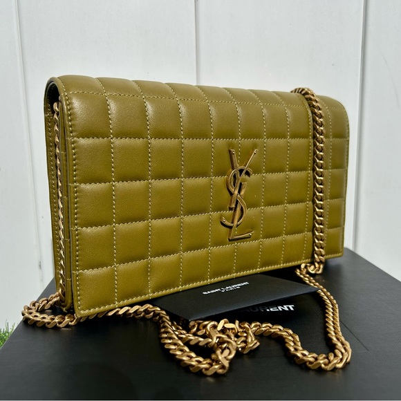 SAINT LAURENT CASSANDRE LARGE WALLET ON CHAIN QUILTED LEATHER GREEN GOLD NEW! - Picture 2 of 16